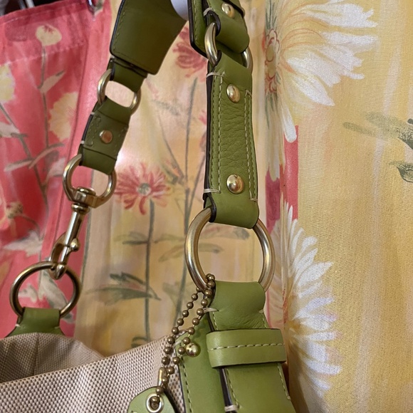 Coach Carly: Creamy Off White Canvas & Lime Green Leather shoulder bag. Pre-🤍💚 - Picture 9 of 11